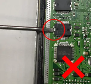 väärä ruuvimeisseli